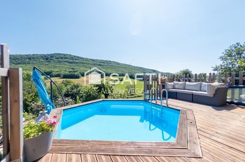   Vue Pyr�n�es � Corps de ferme r�nov� avec grange, piscine et caract�re Maison - 5 pi�ce(s) - 210 m�
