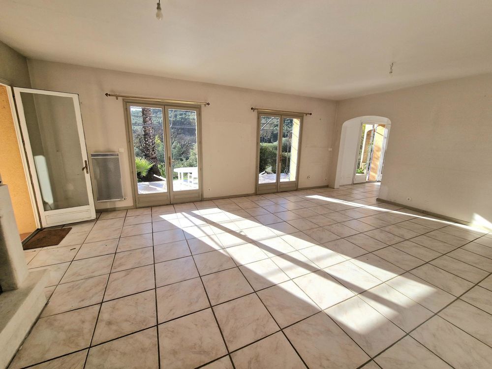 � vendre  Maison Carqueiranne (83320)