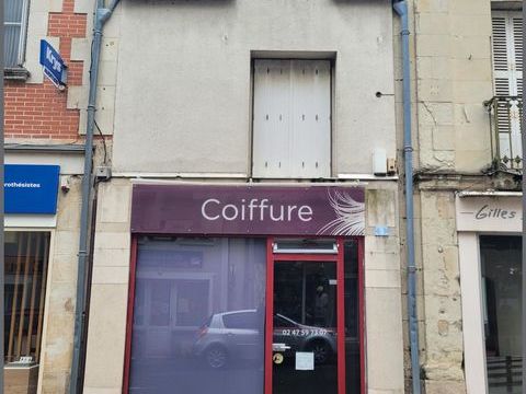 Local commercial pr&ecirc;t &agrave; l'emploi Hypercentre 55600 37160 Descartes