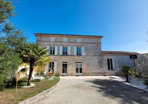   Magnifique Charentaise sans travaux Maison - 9 pi�ce(s) - 300 m�