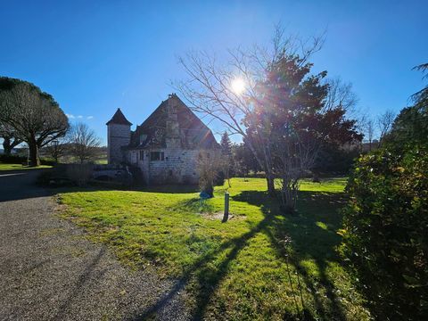   Manoir ancien en pierre Maison - 9 pi�ce(s) - 243 m�