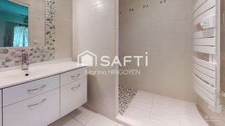  Maison � vendre 6 pi�ces 215 m�