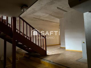  Immeuble � vendre 746 m�