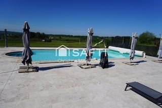  Maison � vendre 15 + pi�ces 560 m�