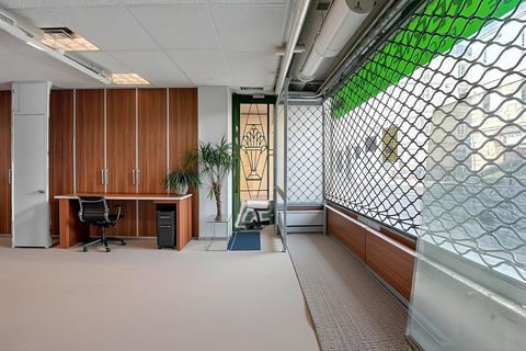 LOCAL COMMERCIAL DE PLAIN-PIED ET ENTIEREMENT RENOVE 630 39110 Salins-les-bains