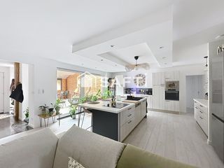  Appartement � vendre 8 pi�ces 143 m�