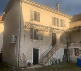  Maison � vendre 15 + pi�ces 270 m�