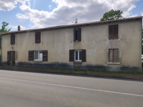   Grand terrain de 2hectares avec maison charentaise Maison - 6 pi�ce(s) - 110 m�