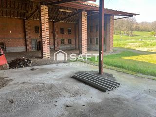  Immeuble � vendre 590 m�