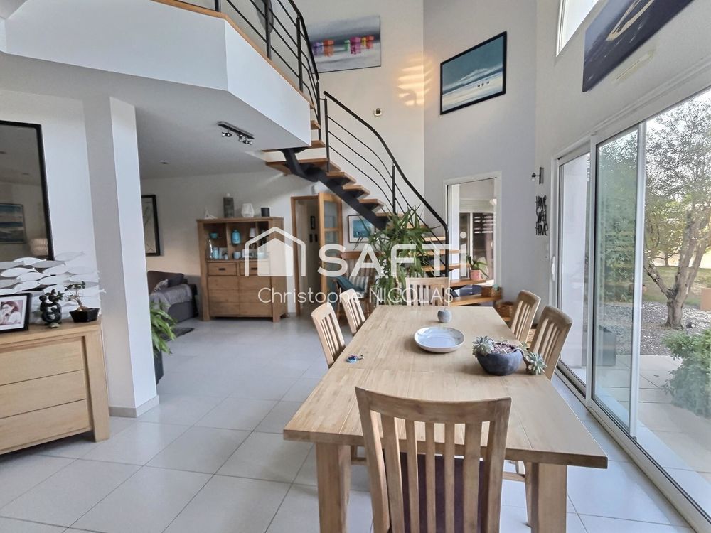 � vendre  Maison Saint-Jean-d'Illac (33127)