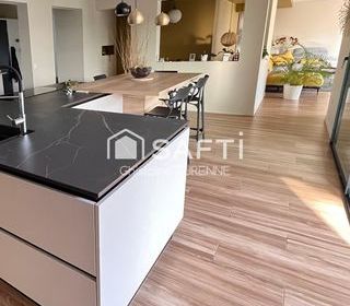  Maison � vendre 8 pi�ces 305 m�