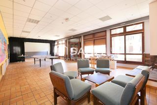  Immeuble � vendre 1300 m�