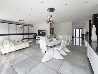  Maison � vendre 9 pi�ces 368 m�