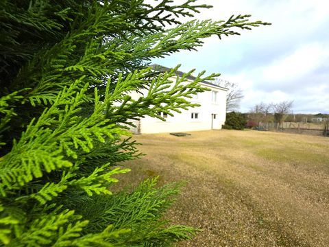   Maison traditionelle, ses d�pendances et son terrain agricole !! A visiter sans tarder ! Maison - 4 pi�ce(s) - 88 m�