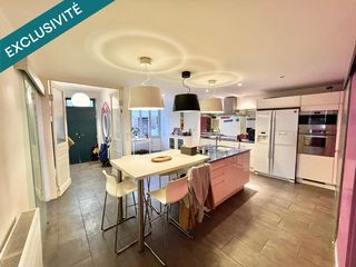  Maison � vendre 9 pi�ces 208 m�