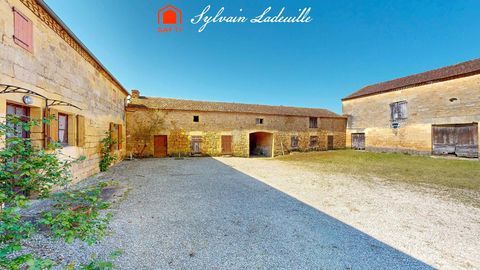   Corps de ferme a restaurer de 95 m� habitables avec 400 m� de d�pendances sur un terrain de 3 500 m� Maison - 3 pi�ce(s) - 93 m�