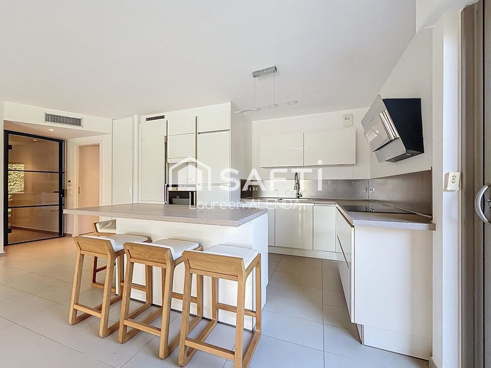 � vendre  Appartement Saint-Rapha�l (83700)