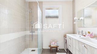  Immeuble � vendre 127 m�