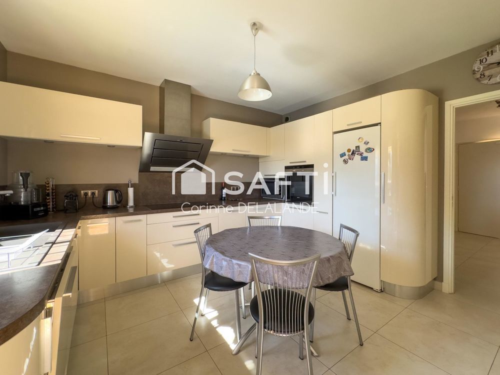 � vendre  Maison Saint-Laurent-du-Var (06700)