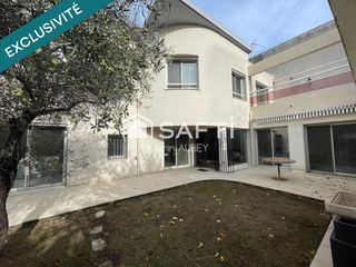  Maison � vendre 9 pi�ces 180 m�