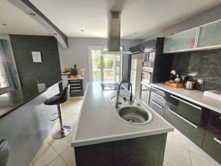  Maison � vendre 6 pi�ces 194 m�