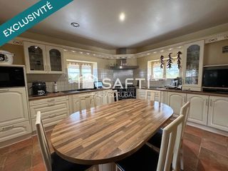  Maison � vendre 10 pi�ces 247 m�