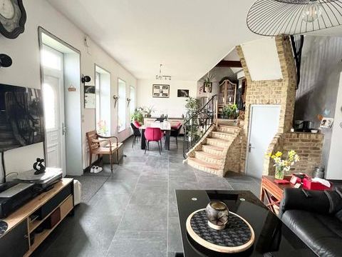   MAISON INDIVIDUELLE SEMI PLAIN PIED 5 CHAMBRES JARDIN GARAGE HANGAR Maison - 7 pi�ce(s) - 133 m�