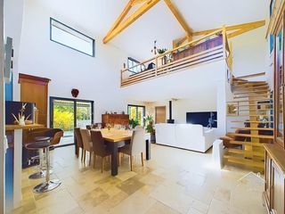  Maison � vendre 8 pi�ces 224 m�