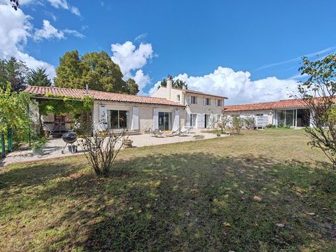   Charmante propri�t� avec g�te, piscine et vaste terrain � Courcoury Maison - 7 pi�ce(s) - 223 m�