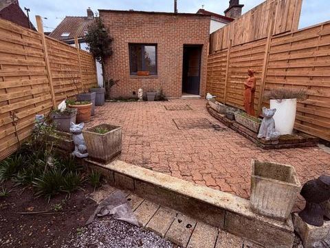   belle surface, fort potentiel de valorisation Maison - 5 pi�ce(s) - 105 m�