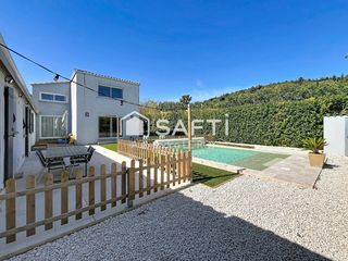  Maison � vendre 8 pi�ces 220 m�