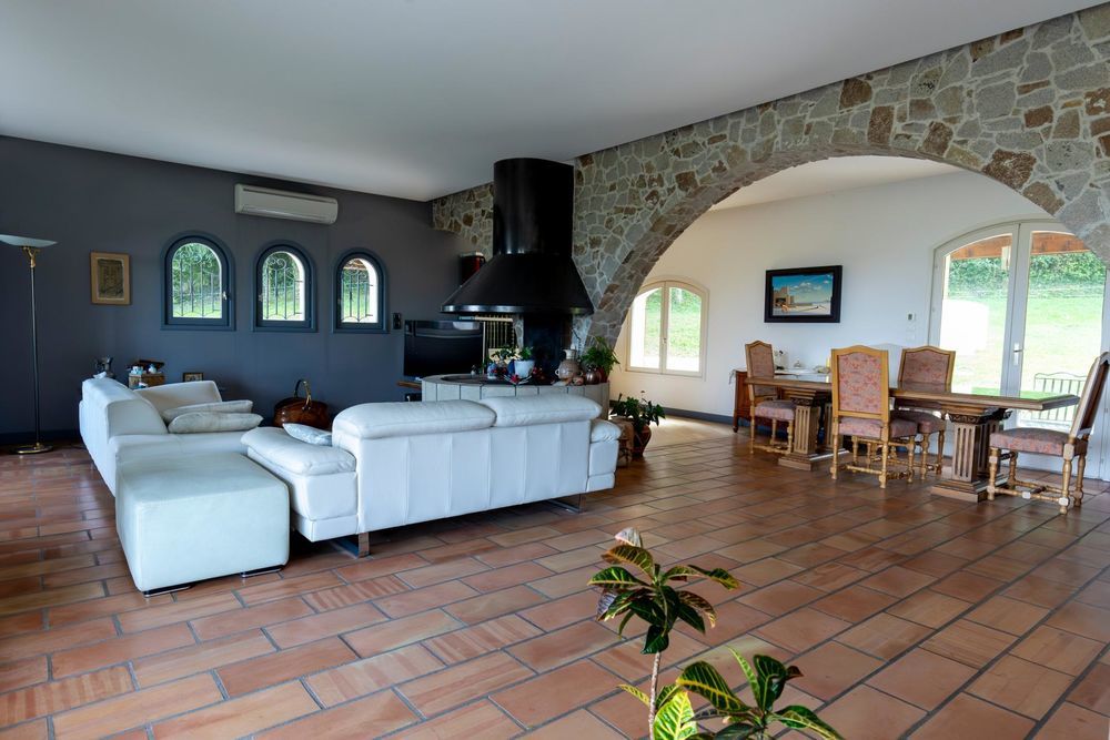 � vendre  Maison Vienne (38200)