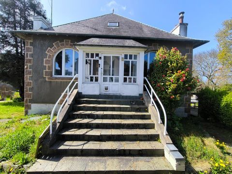   centre ville avec ses commerces et moins de 5 minutes des plages Maison - 7 pi�ce(s) - 150 m�