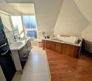  Maison � vendre 8 pi�ces 199 m�