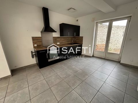   Maison de ville semi individuelle, 2 chambres, cours et garage Maison - 5 pi�ce(s) - 85 m�