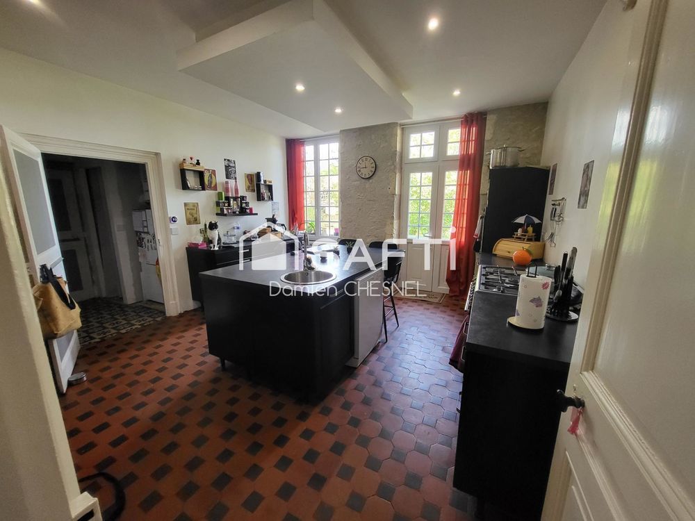 � vendre  Propri�t�/ch�teau Arcomps (18200)