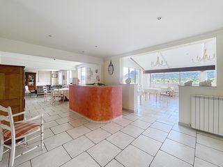  Immeuble � vendre 351 m�