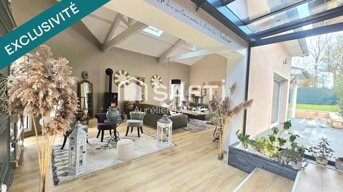   Grande maison familiale 236 m� avec piscine � Calme absolu � � 30 km de Lyon Maison - 8 pi�ce(s) - 236 m�