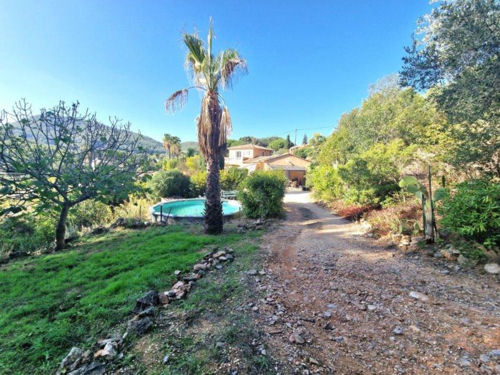 � vendre  Maison Carqueiranne (83320)