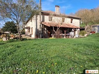  Maison � vendre 6 pi�ces 205 m�