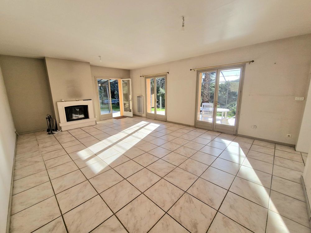 � vendre  Maison Carqueiranne (83320)