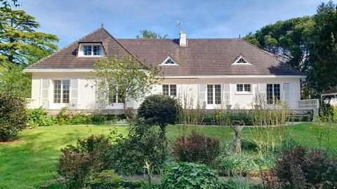   Exceptionnelle propri�t� de 370 m2 int�gralement r�nov�e ! Maison - 10 pi�ce(s) - 370 m�