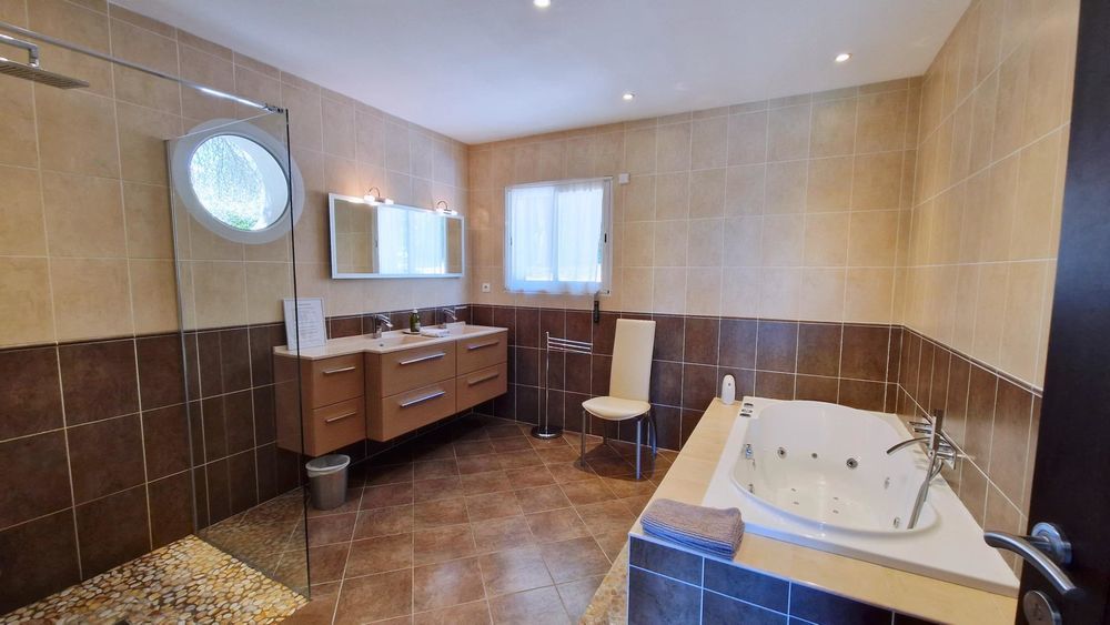 � vendre  Maison Solli�s-Pont (83210)