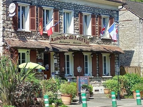   Maison d'habitation ou activit� h�teli�re Maison - 6 pi�ce(s) - 130 m�