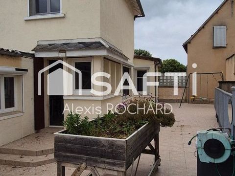   � vendre � Ensemble immobilier � Jouhet Maison - 5 pi�ce(s) - 167 m�