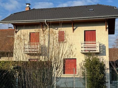   belle maison de village situer au centre de la commune de Drumettaz Maison - 5 pi�ce(s) - 101 m�