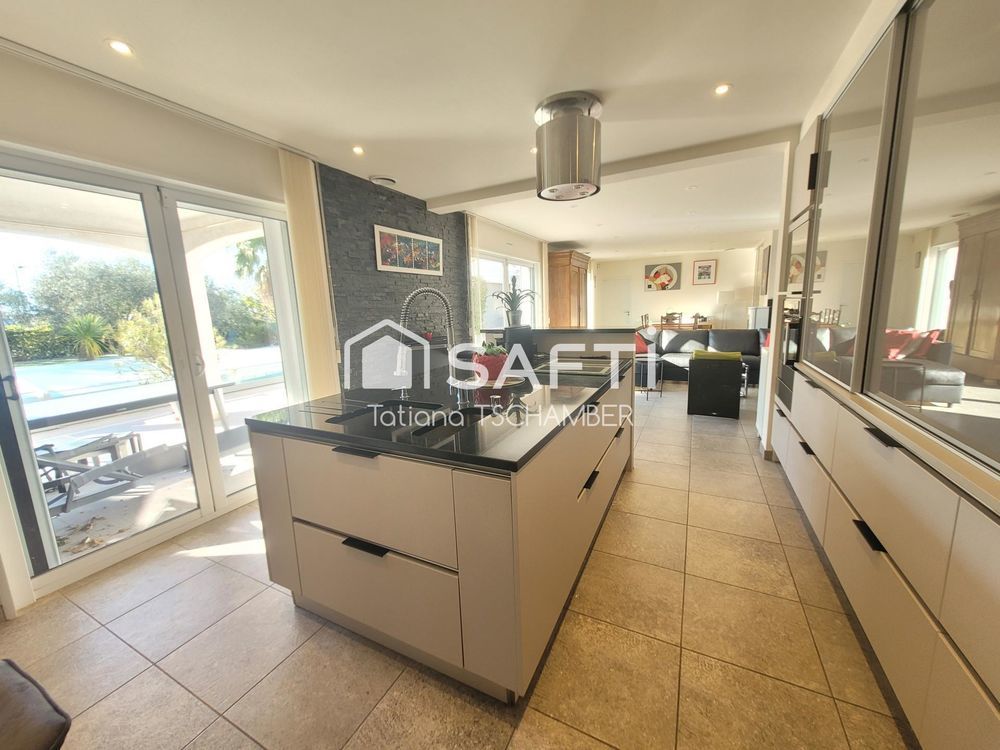 � vendre  Maison Uz�s (30700)