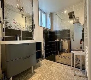  Immeuble � vendre 233 m�