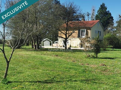   Maison lumineuse avec piscine et 5 suites, au calme de la campagne. Maison - 7 pi�ce(s) - 163 m�