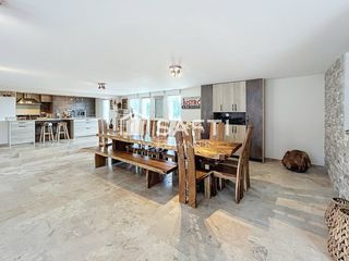  Maison � vendre 15 + pi�ces 717 m�